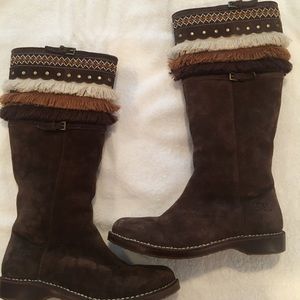 Rare UGG chocolate brown suede fringe boot size 10